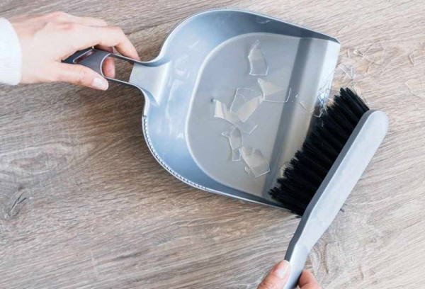Find Clean Broken Glass From Carpet Difficult? Here Are the Best Solutions